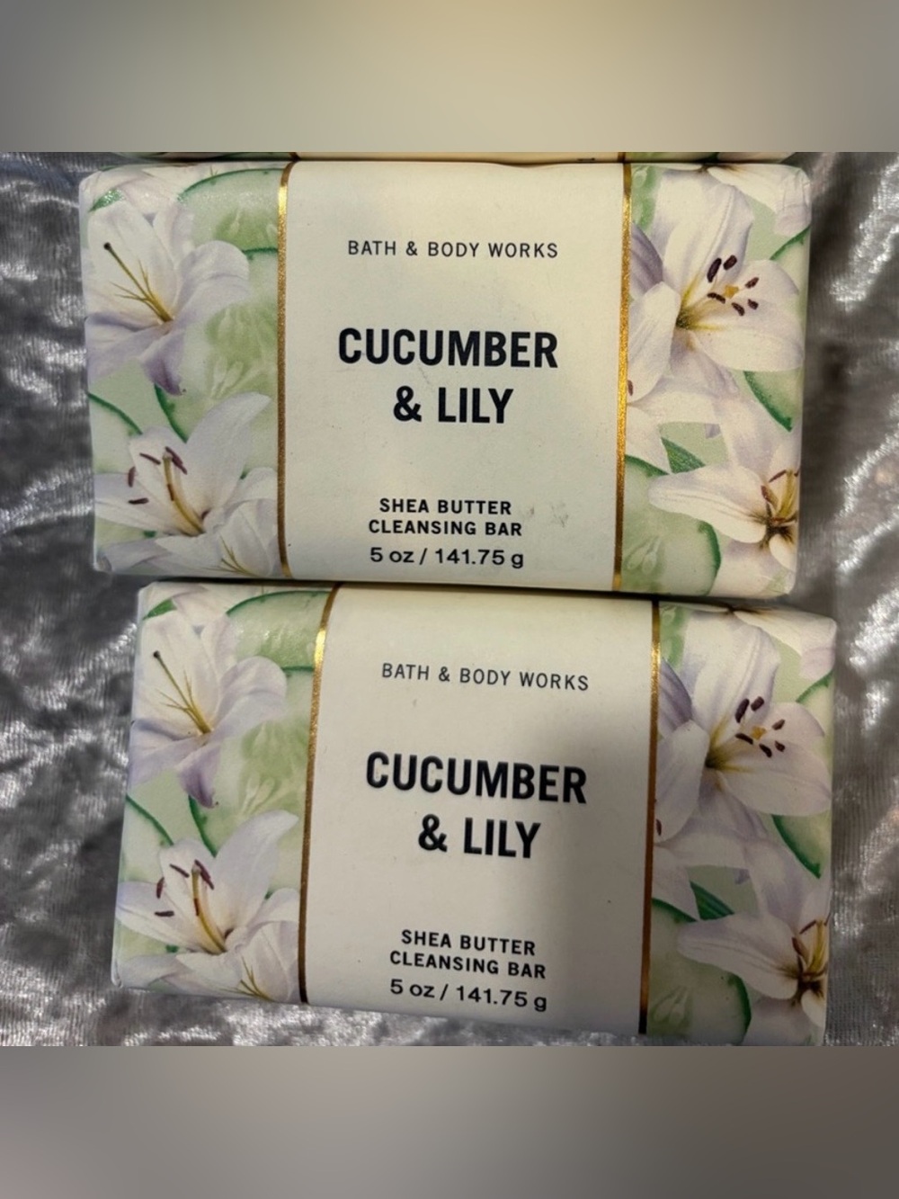 Bath & Body Works Cucumber & Lily Soap Bar - White, Light Green
